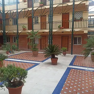 En Patio Sevillano Alameda-isla Magica Siviglia